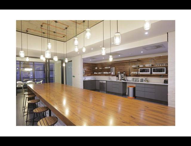 5,554M² BUSINESS CENTRE FOR SALE IN MORNINGSIDE